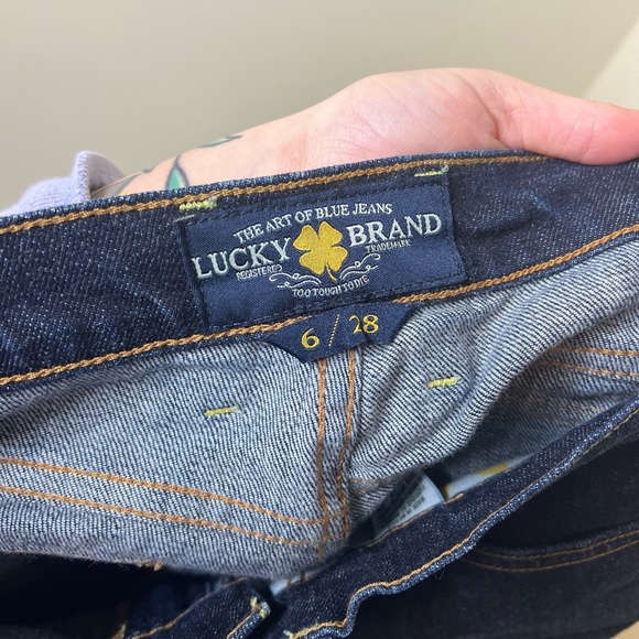 Y2K Lucky Brand “Sweet n’ Straight” Size 6 Straight Leg Jeans - Picture 4 of 7